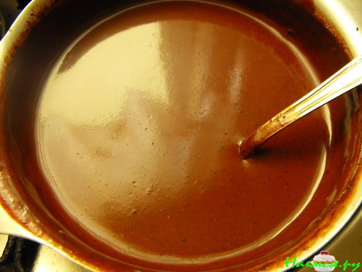 Шоколадно-ореховый торт с мягким кремом Шоколадно-ореховый торт с мягким кремом