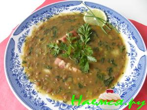 Суп с коричневой чечевицей и шпинатом