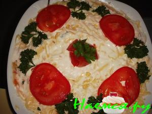 Вкусный куриный салатик с шампиньонами Вкусный куриный салатик с шампиньонами