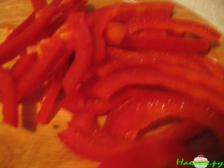 Семга запеченная с овощами и яблоком