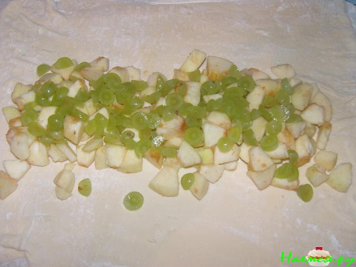 Яблочный пирог с виноградом Яблочный пирог с виноградом