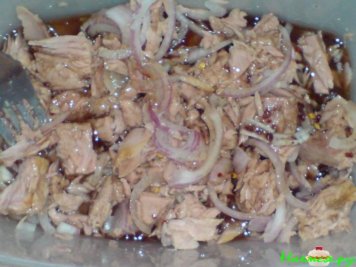 Лодочки из пекинской капусты с салатом из тунца Лодочки из пекинской капусты с салатом из тунца