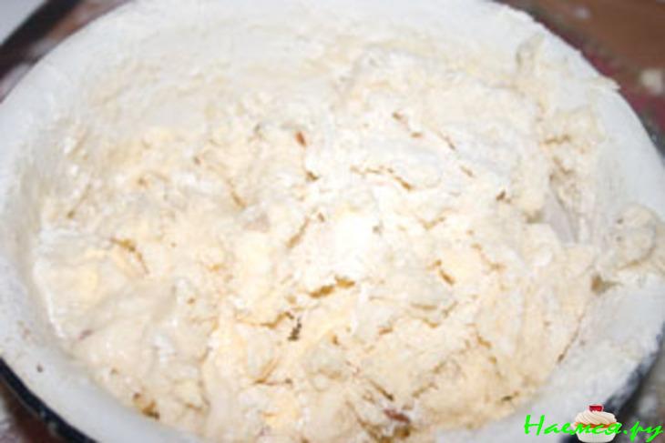 Кекс с горьким шоколадом и орехами