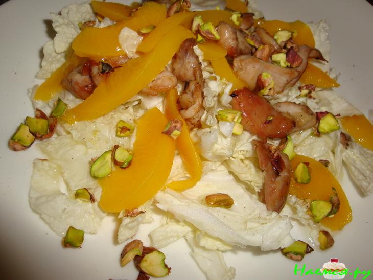 Нежный салат "Курица, персики, фисташки" Нежный салат "Курица, персики, фисташки"