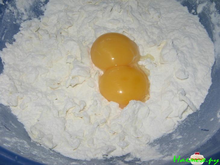 Пирог клубничный с безе