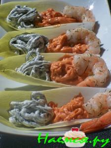 Закуска с креветками на цикории Закуска с креветками на цикории