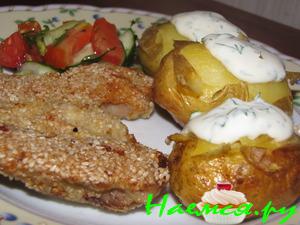 Рыба-фри в кунжуте с запечённым молодым картофелем Рыба-фри в кунжуте с запечённым молодым картофелем