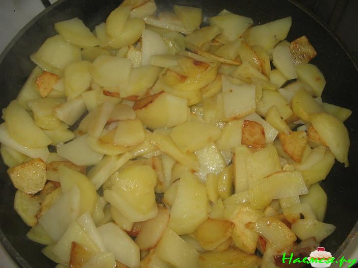 Жаркое в горшочке из куриных желудочков