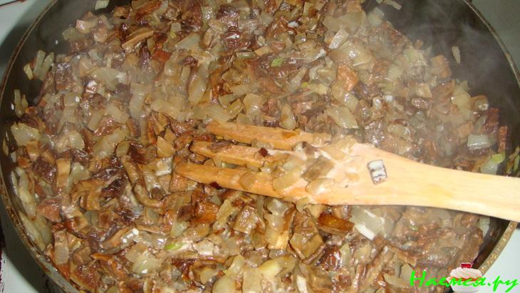 Пирог с сухими грибами Пирог с сухими грибами