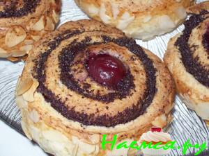 Булочки из творожного теста с маковой начинкой 