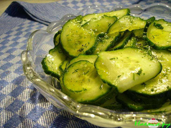 Малосольный огуречный салат Малосольный огуречный салат