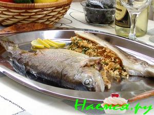 Фаршированная речная форель кус-кусом и шпинатом