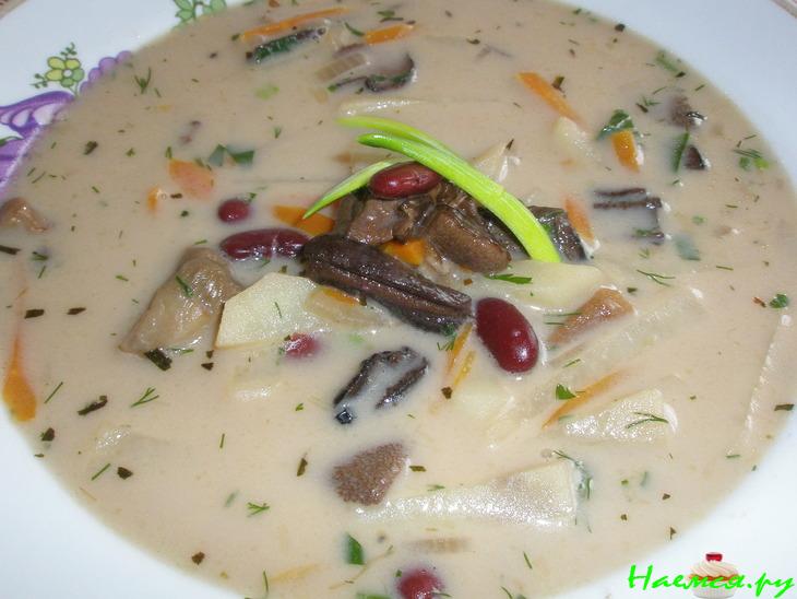 Суп сырный фасолево-грибной