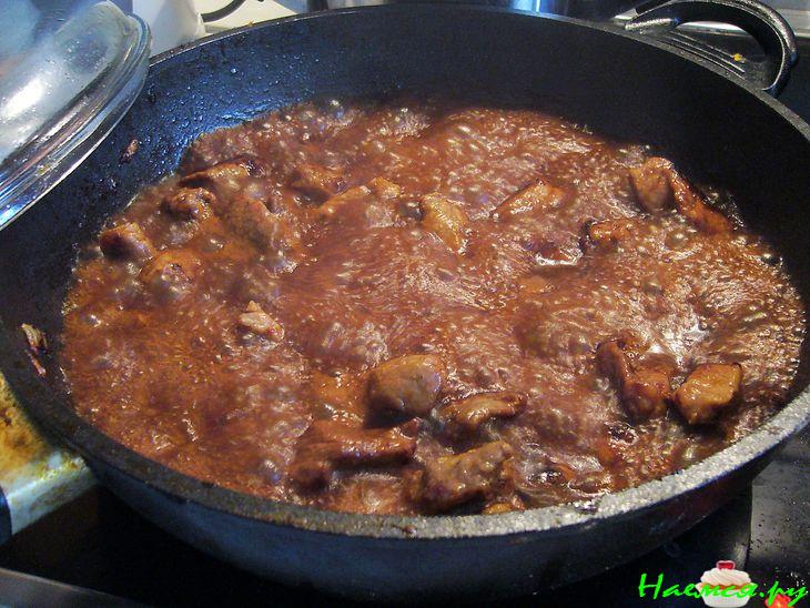 Тушеное мясо с кисло-сладким соусом