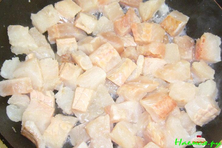 Жаркое в горшочках с рыбкой и грибами