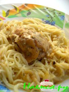 Кролик в сливках с базиликом и сушеными томатами