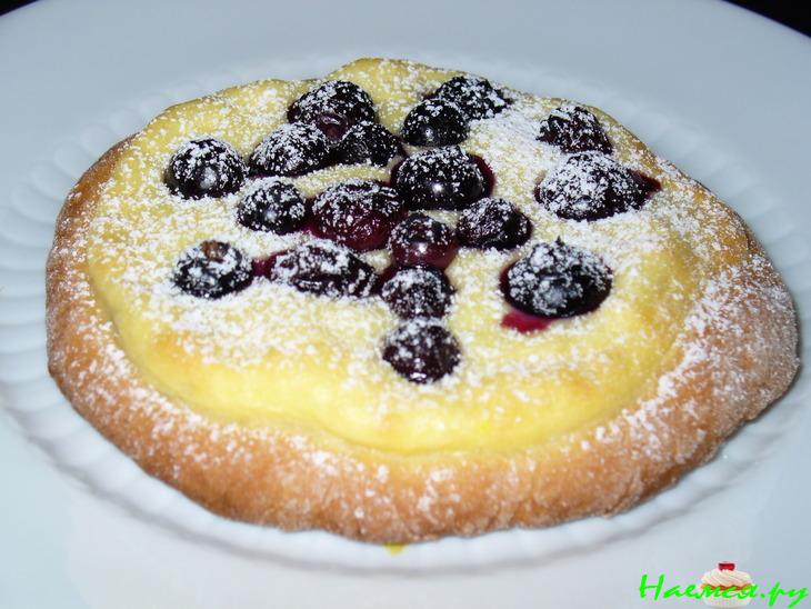 Пирожное с черникой