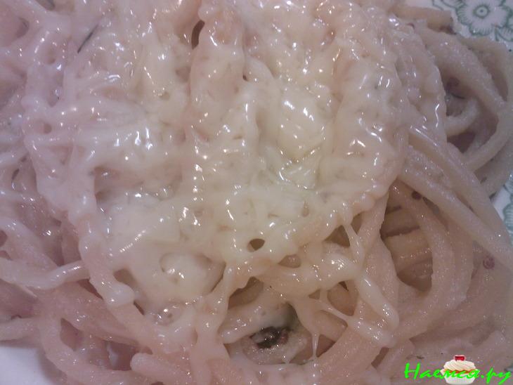 Спагетти с ветчиной в соусе из кабачков