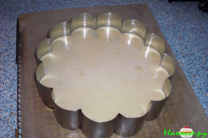 Пирог сливовый с творожной начинкой