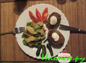 Котлетки мясные с капустой