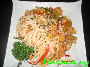 Индейка с овощами и стеклянной лапшой