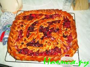 Открытый пирог с ягодами