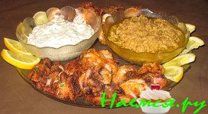 Жареные мини-осьминожки (с лимоном и двумя дипами) Жареные мини-осьминожки (с лимоном и двумя дипами)