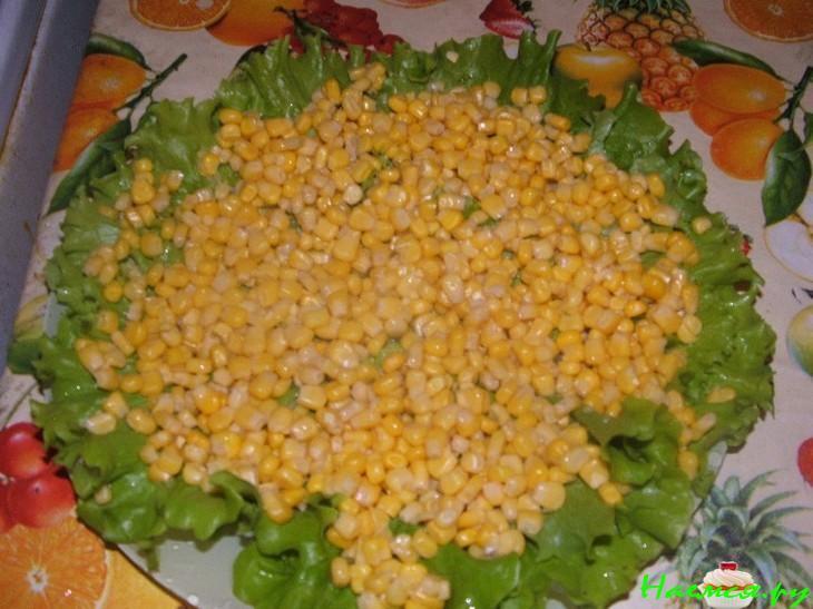 Салат из авокадо с кукурузой