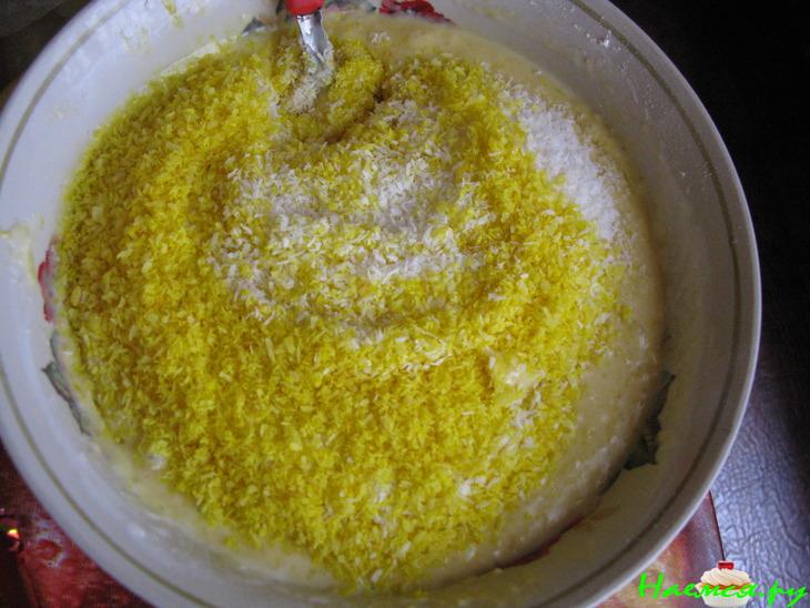 Кекс-пирог с кокосом и кусочками шоколада