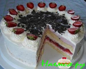 Сливочно-земляничный торт