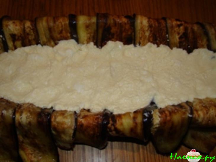 Баклажанный рулет с сырным паштетом