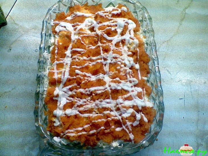 Слоёный салатик с вареной курочкой