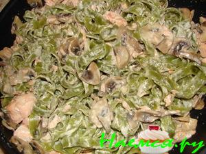 Феттучини с грибами и семгой