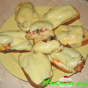 Бутерброды со шпротами, помидорами и сыром