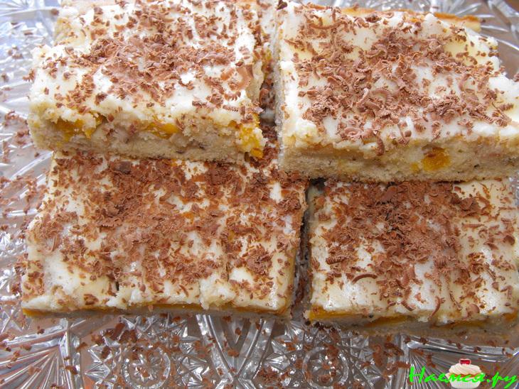 Нежный пирог с персиками