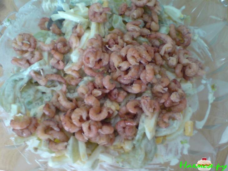Салат из огурца и креветок