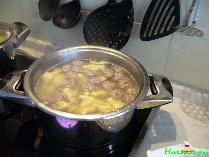 Суп с галушками и фрикадельками