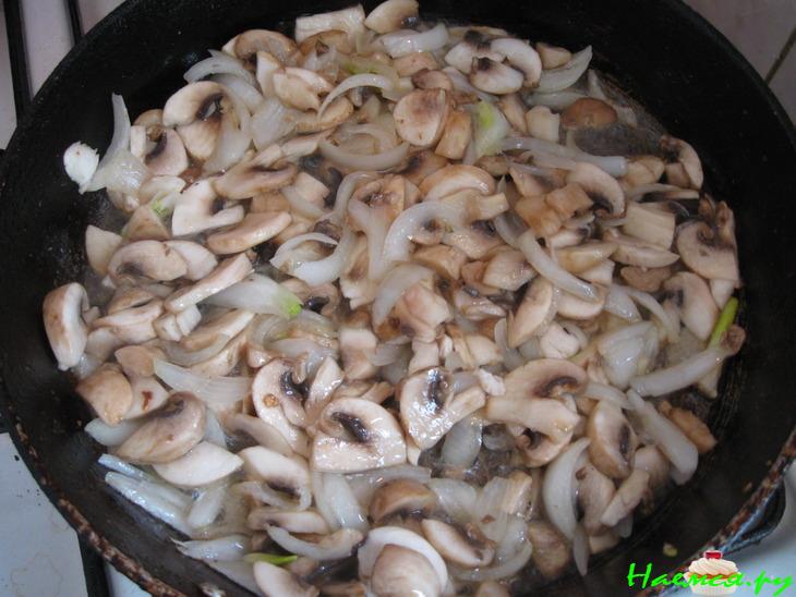 Рисовая вермишель с курицей и грибами