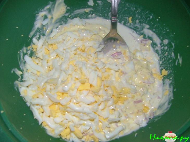 Салат яичный коктейльный