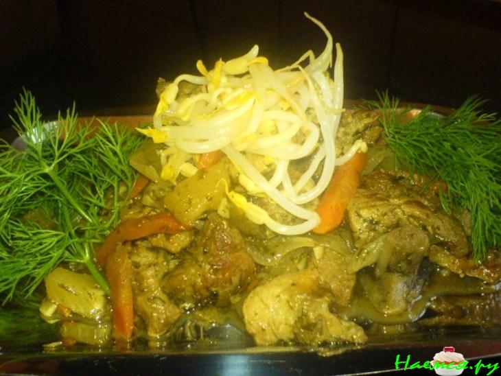 Мясо с ананасом и табаско