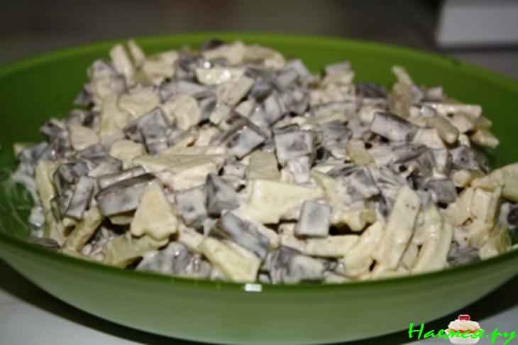 Салат из печени с яблоками
