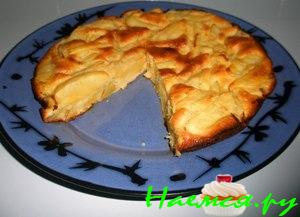 Шарлотка с яблоками и лимоном