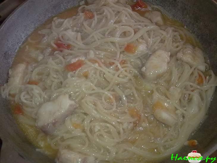 Спагетти в соусе