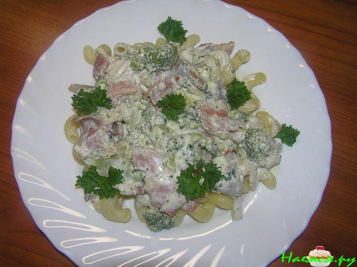 Паста с брокколи и беконом Паста с брокколи и беконом