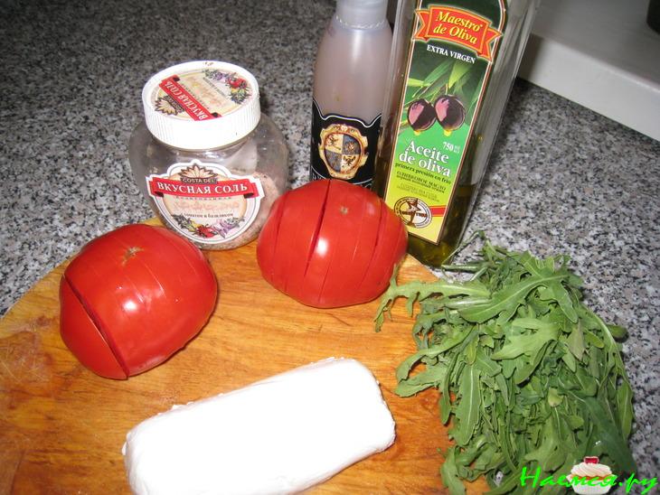 Томат с моцареллой