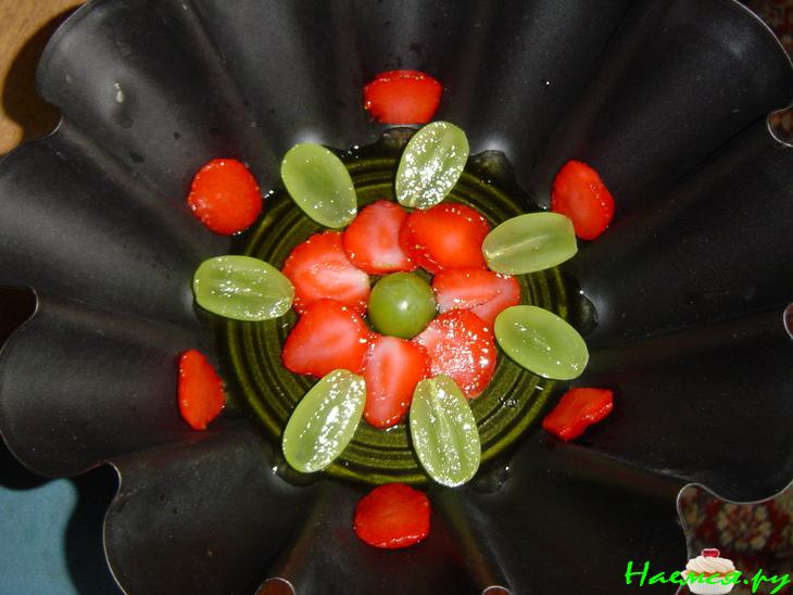 Слоеный желейный тортик с ягодами