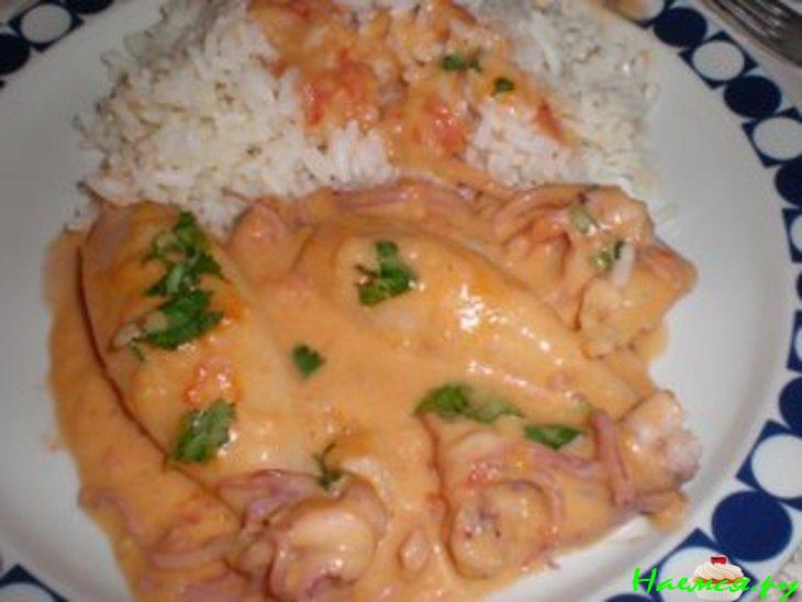 Тушеные кальмары в соусе бешамель