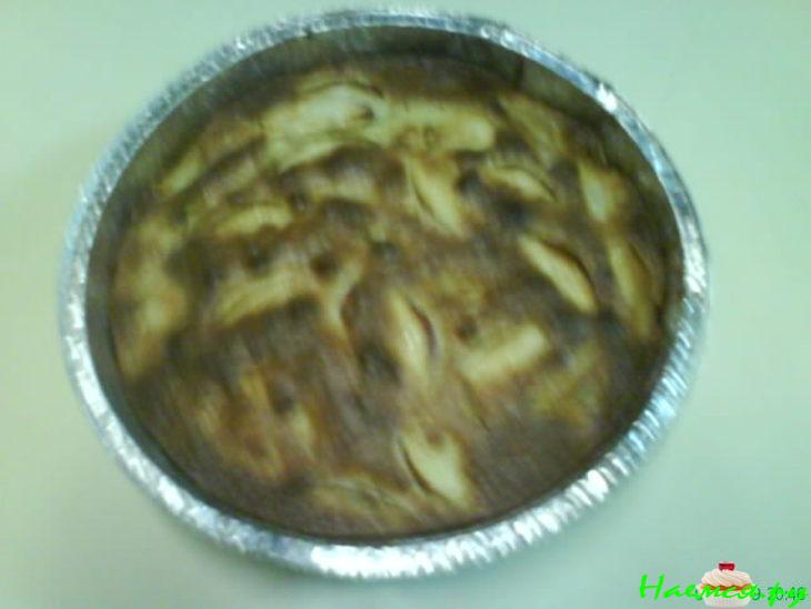 Шарлотка на сметане с яблоками и корицей