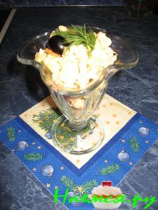 Салат с ананасом