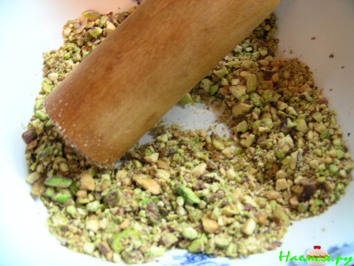 Кабачковый пирог с фисташками